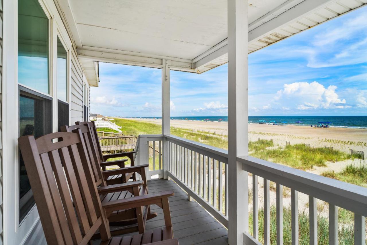 Ocean Daze - Sleeps 22, Direct Oceanfront, Renovated May 2022 Holden Beach Exterior foto