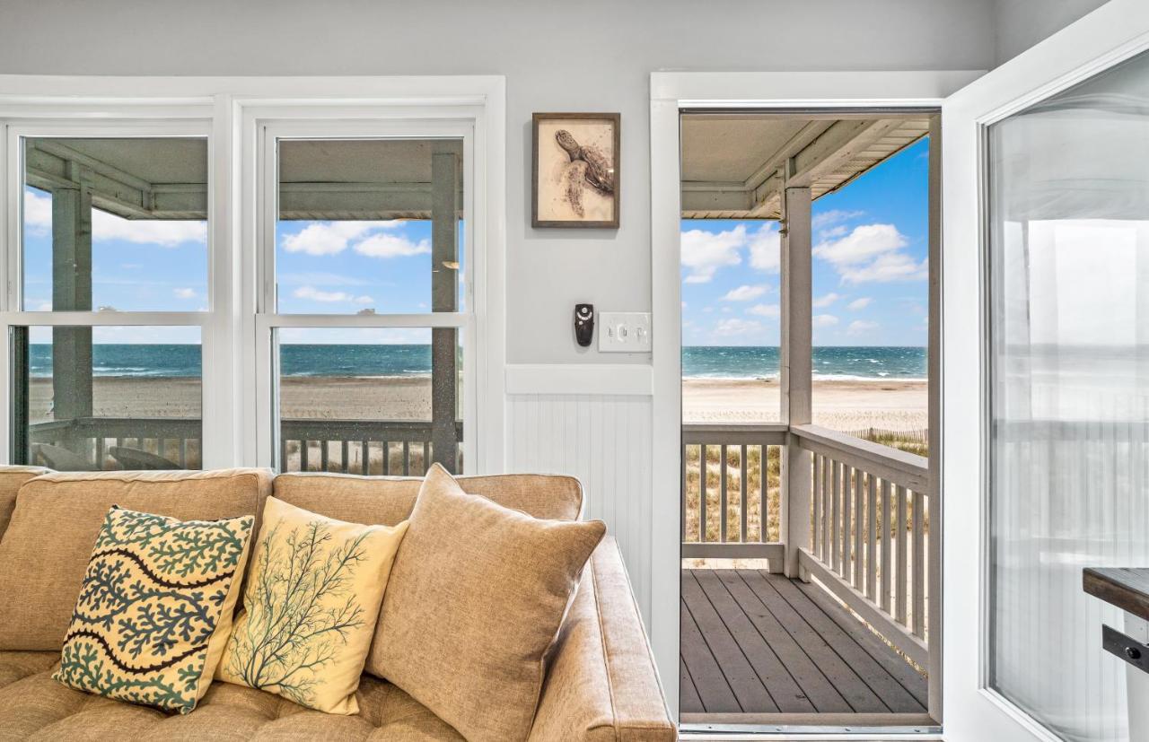 Ocean Daze - Sleeps 22, Direct Oceanfront, Renovated May 2022 Holden Beach Exterior foto